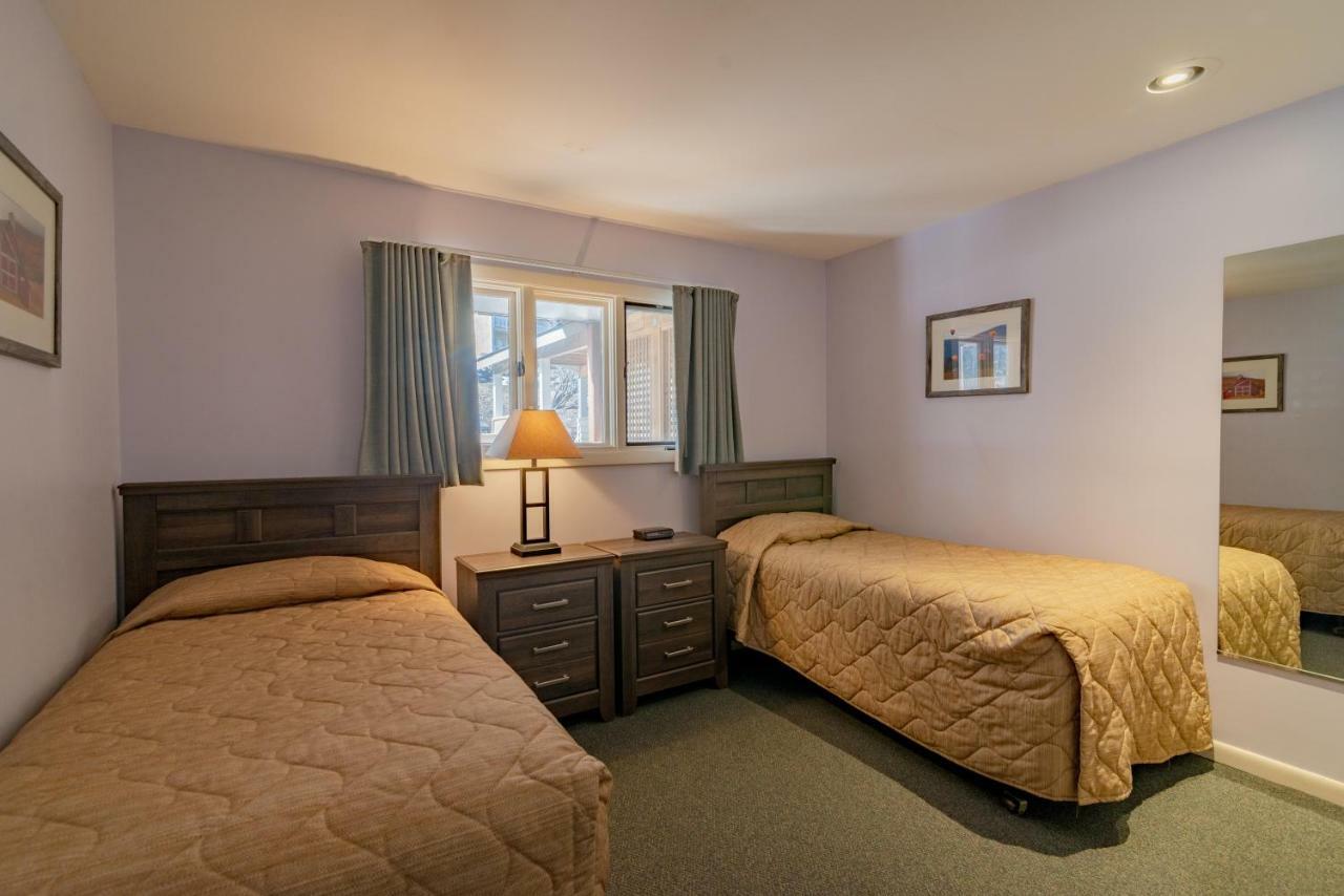 Condos At Mountainside Resort Стоу Экстерьер фото