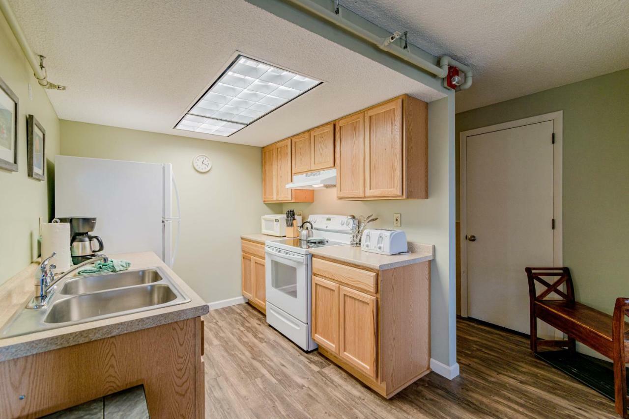 Condos At Mountainside Resort Стоу Экстерьер фото